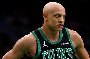 沃尔什：上次夏联我想成为塔图姆或布朗 但这次我只想做自己