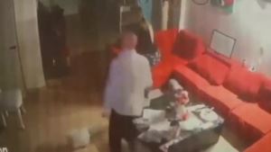 🎥家中监控记录全程！莫利纳岳父岳母遭四名劫匪入室洗劫