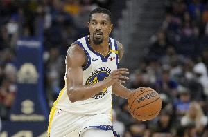 队记：霍福德&梅尔顿目前并不着急 但若拖到9月情况或将更难把控