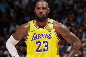 训练师：即便是像詹姆斯这样的顶级球员 也有可以改进的地方