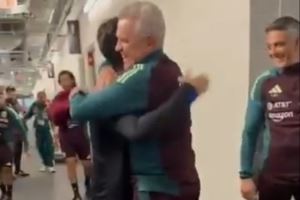 紧紧拥抱！李刚仁与恩师哈维尔-阿吉雷重逢，二人曾在马洛卡共事