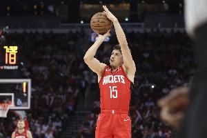 范弗里特受伤很不幸&对此有何看法？谢泼德：是啊 下一个问题