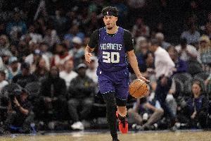 兄弟篮球！Shams：勇士一年合同签约赛斯-库里！