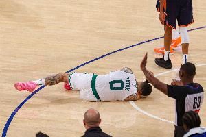 早日回归！塔图姆推特康复打卡：5个月了✅