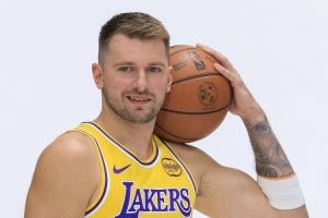 东契奇：经过休赛期体能训练 我感觉没那么累&状态也更好了