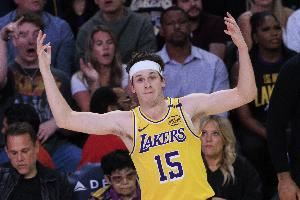 28分16助+压哨绝杀！霍华德赞里夫斯：AR15 我的老天爷哪