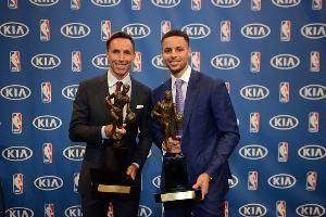 纳什追着库里满场跑几天后就退役?科尔:那是我们进攻体系的开端