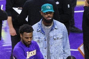 雷迪克:詹姆斯已经与教练进行过1对1训练 可能会与南湾湖人训练