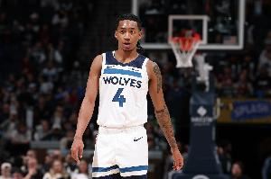 迪林厄姆:根据比赛时段去考虑自己出手还是为队友创造机会